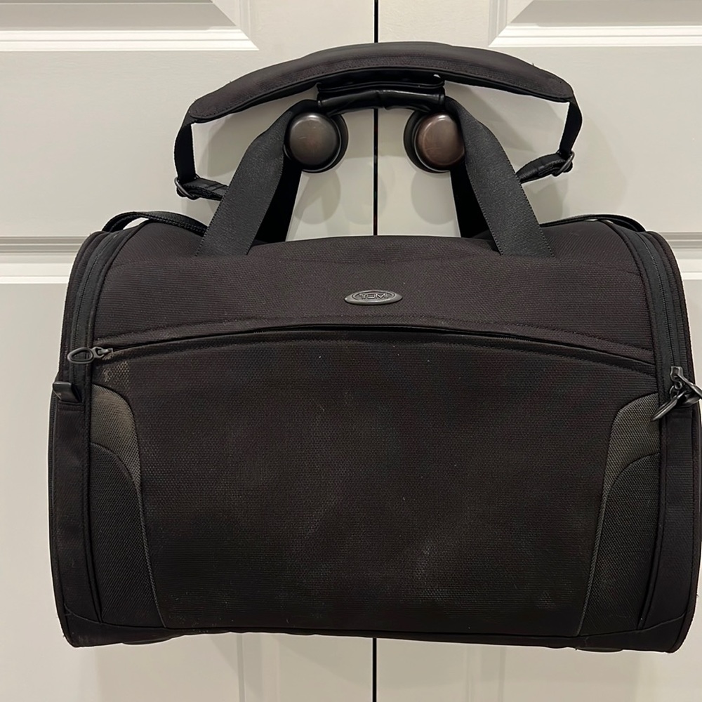 Authentic Tumi T3 Gym, Travel, Carry On Bag